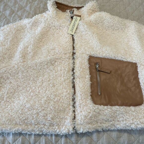 💼NWT Blank NYC Faux Shearling with Faux Leather Trim Bomber Jacket - Picture 13 of 13